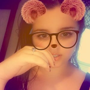 Meet your Posher, Ava